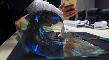  نمایشگر OLED 