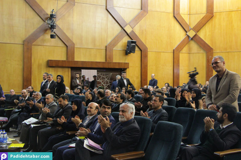 تجلیل از 7 کارآفرین برتر سال 95 استان تهران 