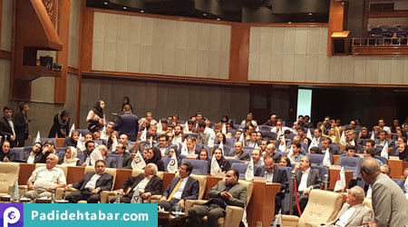 اهدای تندیس کیفیت به خانم دکتر زینب حبیبی تبار 