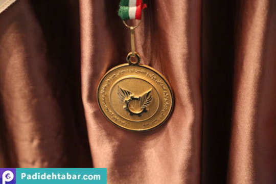 نهمین جشنواره ملی مدیران و تولید کنندگان جوان
پدیده تبار
سمیتئاتر
