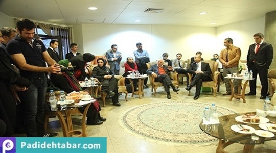 در حاشیه برگزاری نخستین سمیتئاتر در ایران